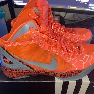 Size 10 - Nike Zoom Hyperdunk 2011 Blake Griffin